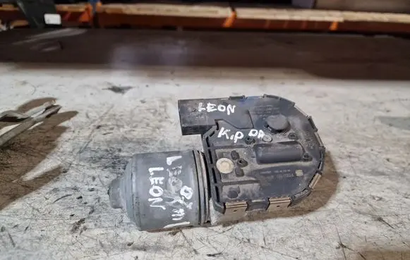 Seat Leon (1P) Wiper motor 1P0955119B