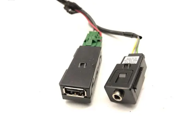 Skoda Octavia Mk3 (5E) USB socket connector