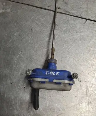 Volkswagen Golf III Central locking vacuum pump 