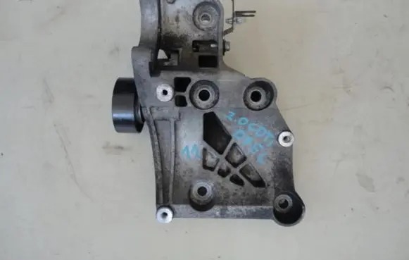 Opel Insignia A A/C compressor mount bracket 55562863