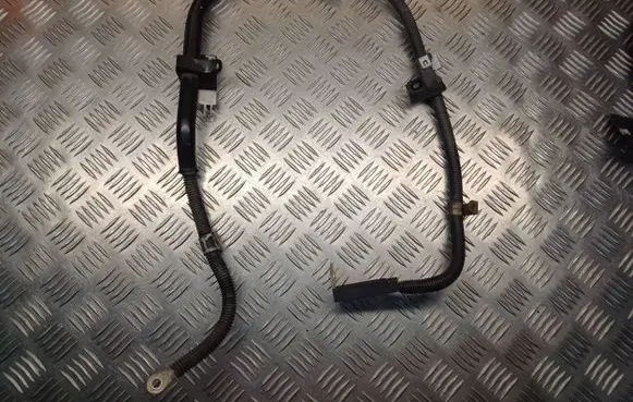 Mercedes-Benz C W203 Positive cable (battery)