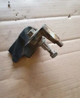 Volkswagen PASSAT B4 Gear shifter/selector 357711188A