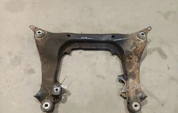 Volkswagen PASSAT B5 Front subframe 