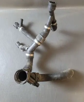 Volvo XC60 Engine coolant pipe/hose 32249720 3891574557