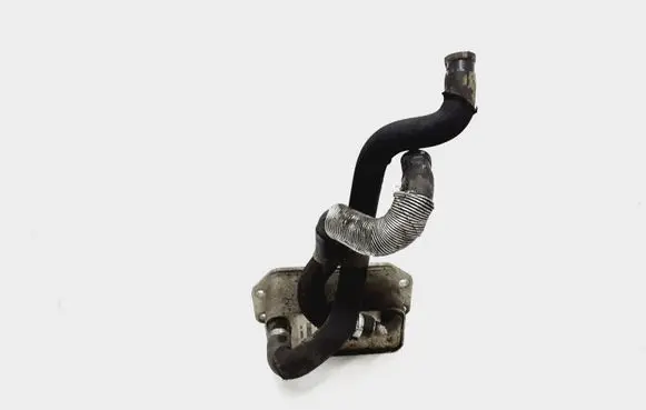 Volvo V70 Engine oil radiator 30757459