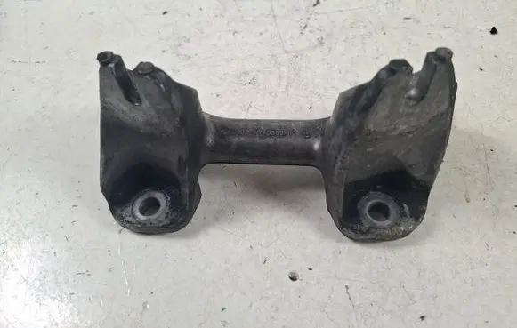 BMW 1 E81 E87 Gearbox mounting bracket 6760303