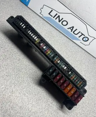 BMW 5 E60 E61 Fuse module 25613290