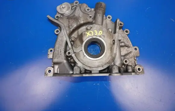 Jaguar XJ X351 Oil pump 9X2Q6600AB