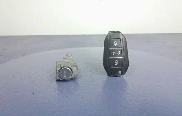 Peugeot 308 Ignition lock A01TAA