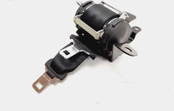 Middle seatbelt (rear)