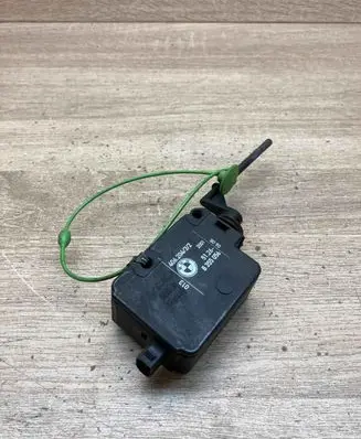 BMW X5 E53 Fuel tank cap lock motor 8355056 40620432