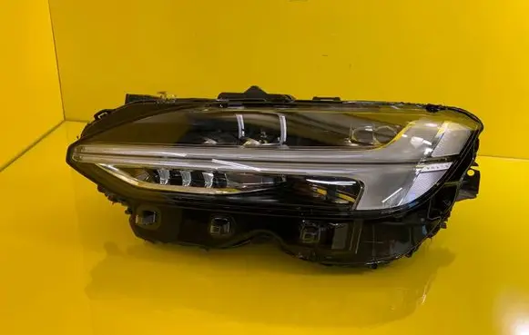 Volvo S90, V90 Headlight/headlamp 32228676