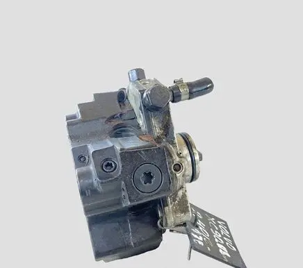 Volvo XC90 Fuel injection high pressure pump 30756125 0445010111