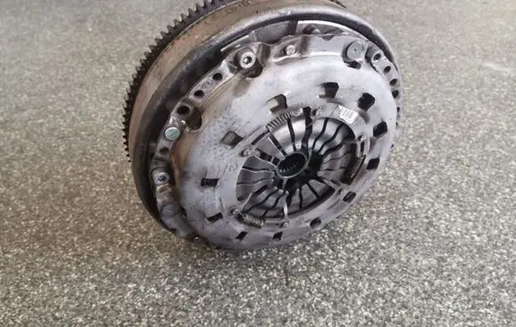 BMW 3 E90 E91 Clutch set kit 21217594444 7594444