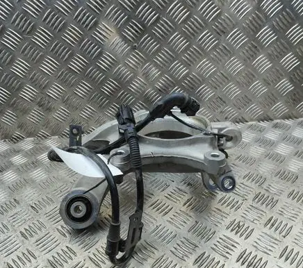 Rear wheel hub