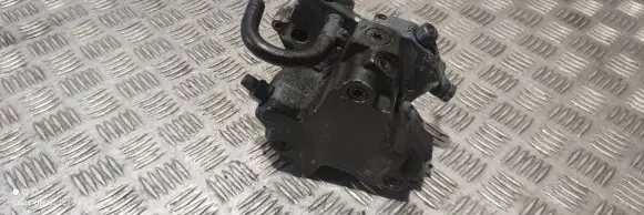 Volvo V70 Fuel injection high pressure pump 30756125