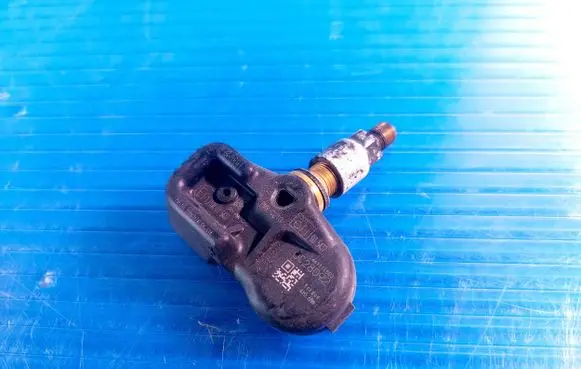 Toyota RAV 4 (XA40) Tire pressure sensor 10R035437 0C28092