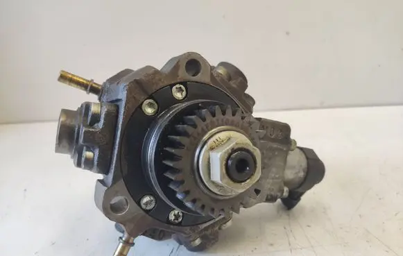 Nissan X-Trail T31 Fuel injection high pressure pump 8200690744 0445010223 8200934657