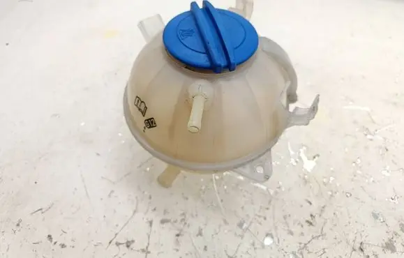 Volkswagen PASSAT CC Coolant expansion tank/reservoir 1K0121407A