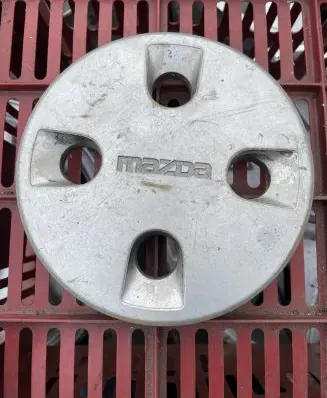 Mazda 323 Original wheel cap 6778