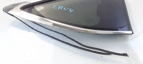 Honda CR-V Rear side window