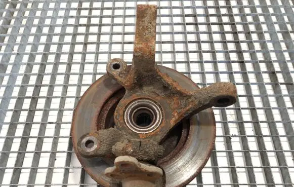 Mercedes-Benz Vito Viano W638 Front wheel hub spindle knuckle 
