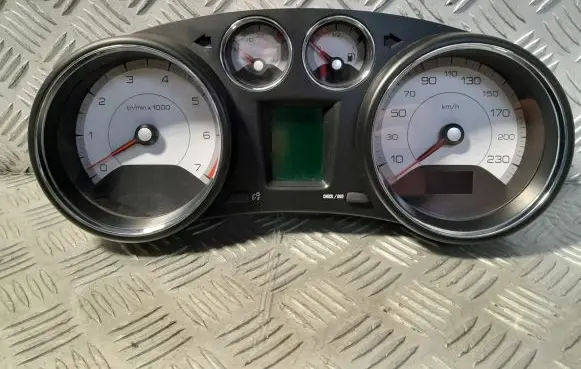 Peugeot 308 Speedometer (instrument cluster) 9665107580