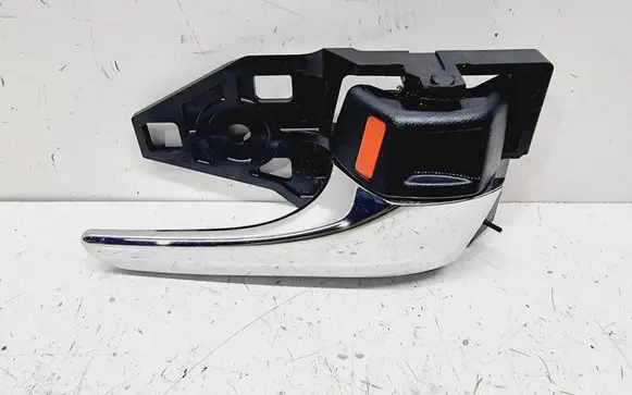 Toyota RAV 4 (XA40) Rear door interior handle trim 6920533111C0