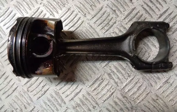 Mini One - Cooper F56 F55 Piston with connecting rod