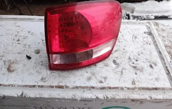 Toyota Avensis Verso Rear/tail lights