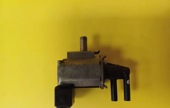 Mitsubishi Space Star Turbo solenoid valve K5T48277