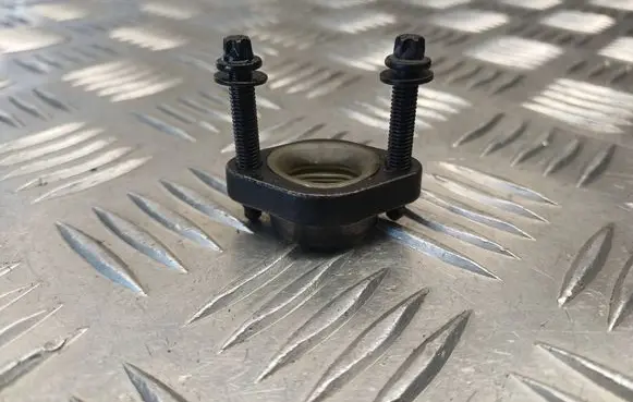 Mini Cooper F57 Fuel Injector clamp holder 