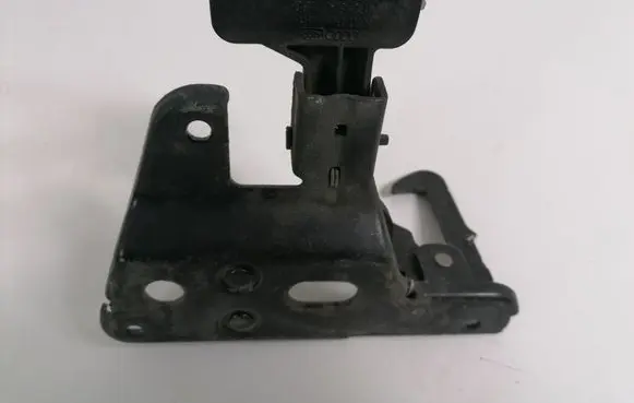 Audi A6 S6 C6 4F Engine bonnet/hood lock/latch loop/hook 4F0823480B