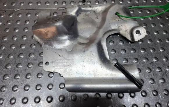 BMW 5 F10 F11 Heat shield in engine bay S27705433 7224341