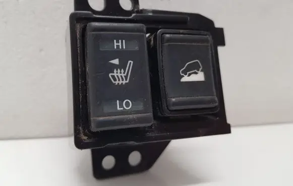 Nissan X-Trail T32 Seat heating switch 969U64CE2A