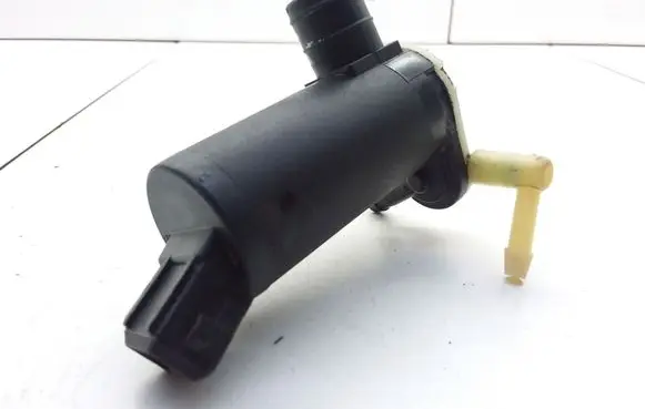 Ford Fusion Windscreen/windshield washer pump