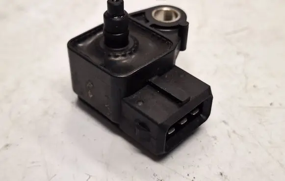 BMW 5 E39 Air pressure sensor 2246977 13622246977