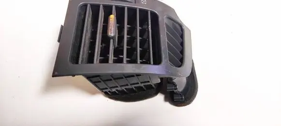 Chevrolet Captiva Dash center air vent grill