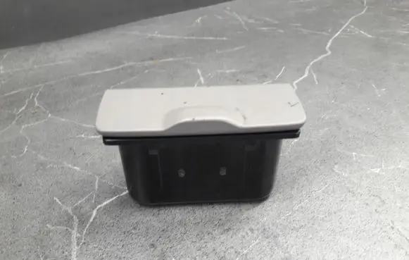 Mazda 626 Car ashtray HG302512