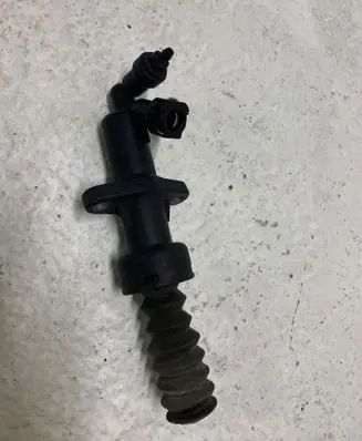 Clutch slave cylinder