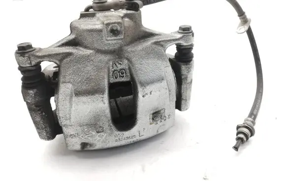 Toyota C-HR I Front brake caliper