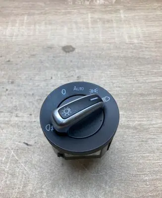 Volkswagen PASSAT CC Light switch 3C8941431