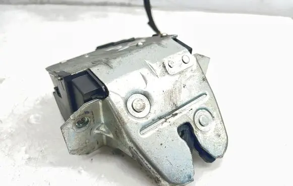 Mercedes-Benz CLC CL203 Tailgate/trunk/boot lock/catch/latch A2037400235