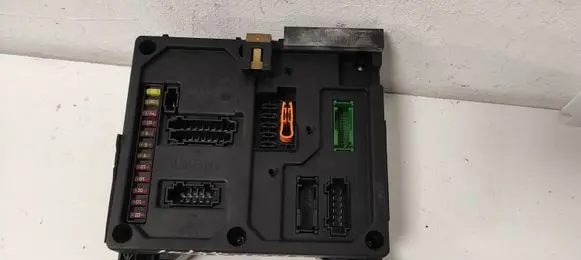 Volkswagen Sharan Fuse module S108151001 S108145300H