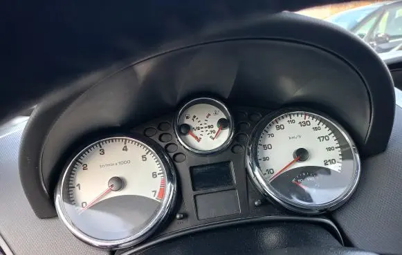 Peugeot 207 Speedometer (instrument cluster)