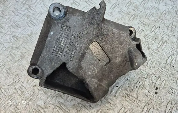 Opel Corsa D Engine mounting bracket 13248790