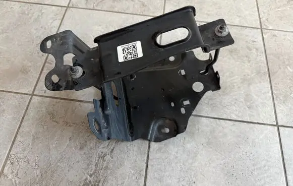 Battery bracket