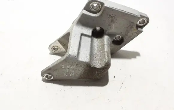 Hyundai Ioniq Engine mounting bracket