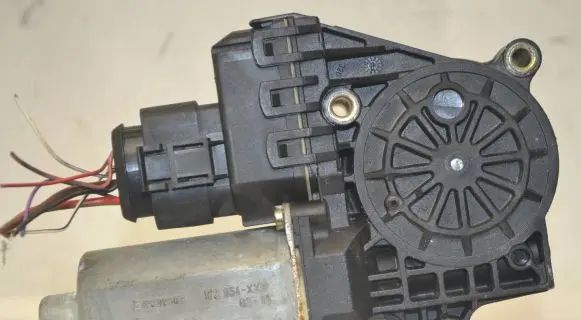 Audi A6 S6 C6 4F Wiper motor 0130821774