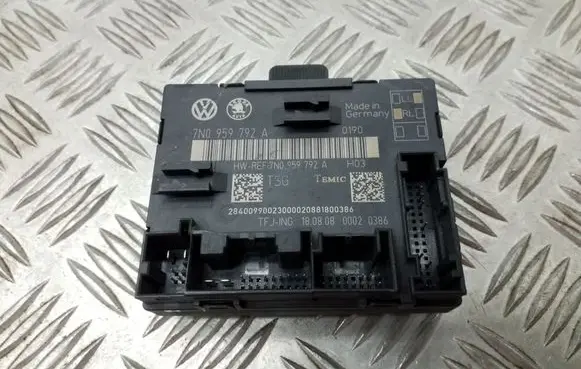 Skoda Superb B6 (3T) Door control unit/module 7N0959792A